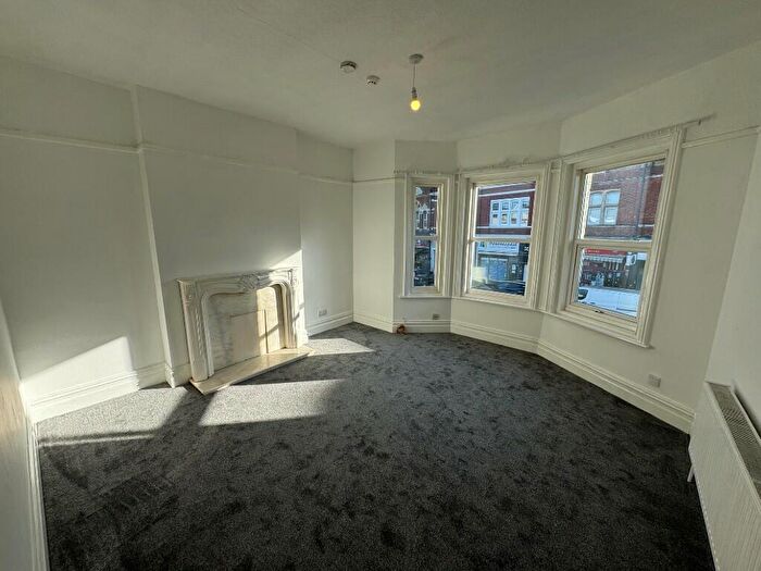 3 Bedroom Flat To Rent In Christchurch Road, Bournemouth, Dorset, BH7