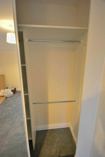 2 Bedroom Flat To Rent In Baytree Court, Prestwich, M25