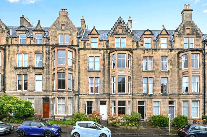 3 Bedroom Flat For Sale In Parkside Terrace, Newington, Edinburgh, EH16