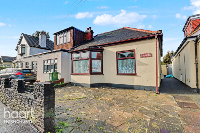 4 Bedroom Semi-Detached Bungalow For Sale In Candover Road, Hornchurch, RM12