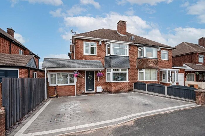 3 Bedroom Semi Detached House For Sale In Doe Bank Road, Tipton, DY4