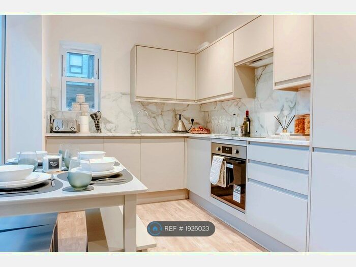 2 Bedroom Flat To Rent In Mayfield Grove, Harrogate, HG1