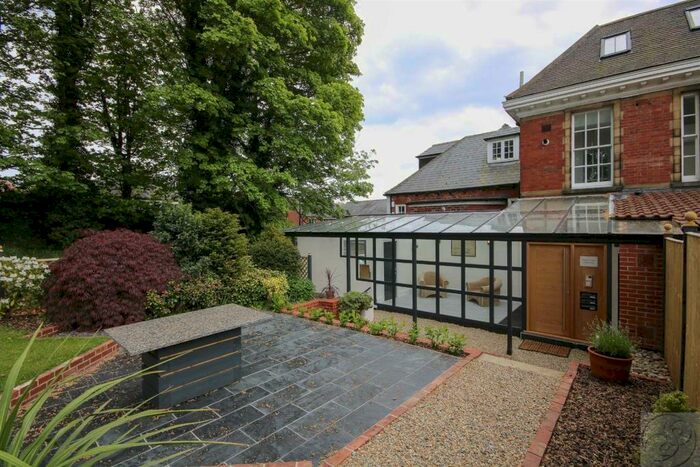 2 Bedroom Apartment To Rent In Wensley House Apartments, Wensley Avenue, Leeds, LS7