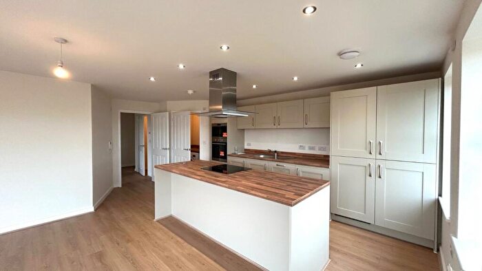 2 Bedroom Flat To Rent In Kestrel House, Sandpiper Drive, Doncaster, DN4