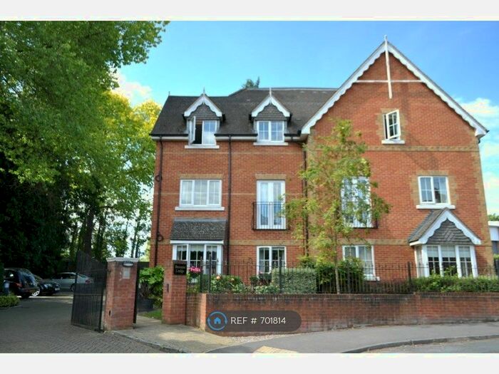 2 Bedroom Flat To Rent In Broome Lodge, Ascot, SL5