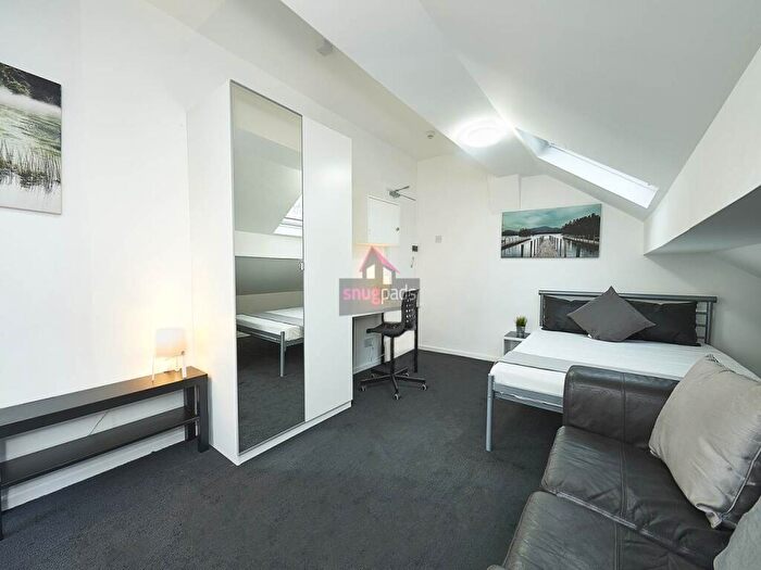 Studio To Rent In Gildabrook Road, Salford, Manchester, M30