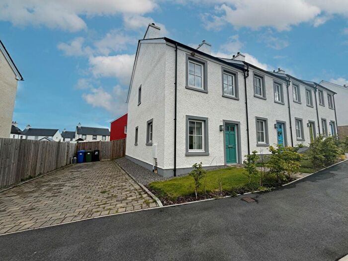 2 Bedroom End Of Terrace House To Rent In Laggnagere, Tornagrain, Inverness., IV2