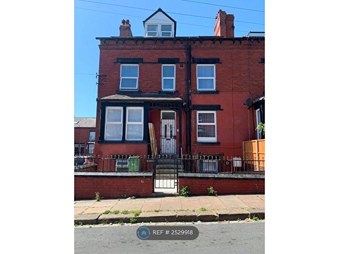 4 Bedroom Terraced House To Rent In Colwyn Road, Leeds, LS11