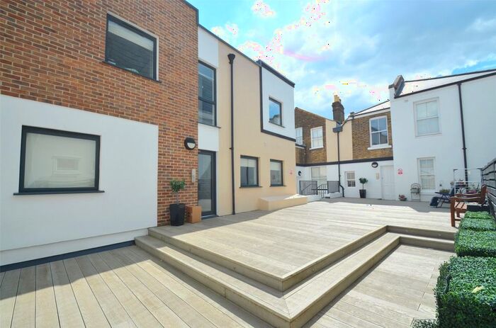 1 Bedroom Flat To Rent In Manor Place, Sutton, SM1