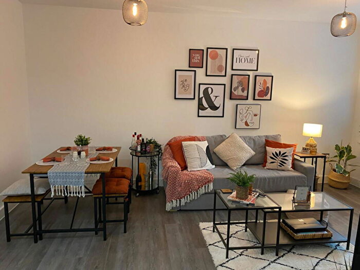 1 Bedroom Apartment For Sale In Princes Gate, Solihull, B91