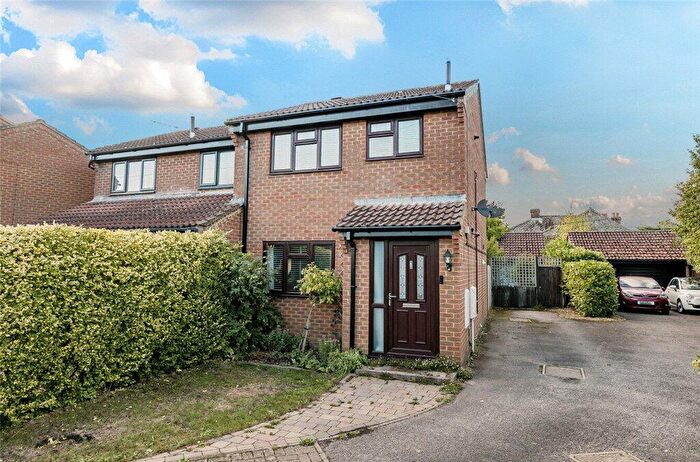 3 Bedroom Semi-Detached House For Sale In Jacobs Close, Romsey, Hampshire, SO51