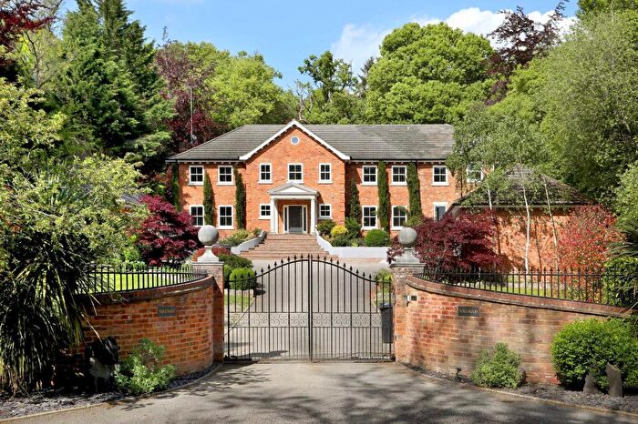 7 Bedroom House For Sale In Long Bottom Lane, Seer Green, HP9