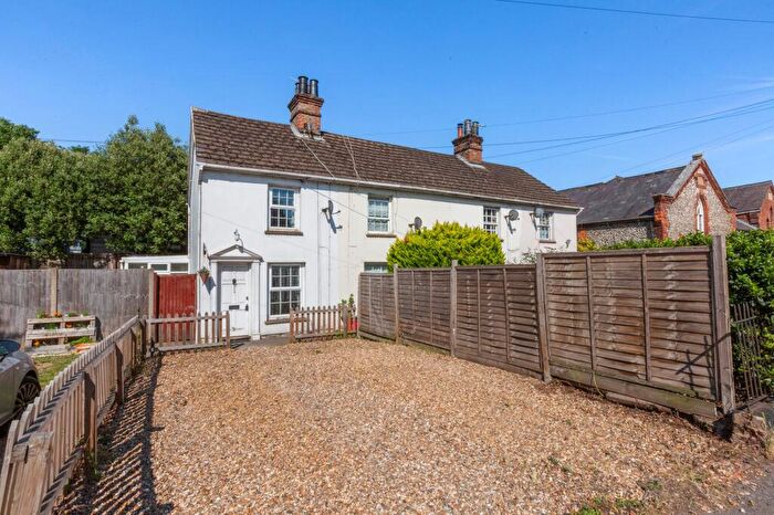 2 Bedroom End Of Terrace House For Sale In London Road, High Wycombe, HP11