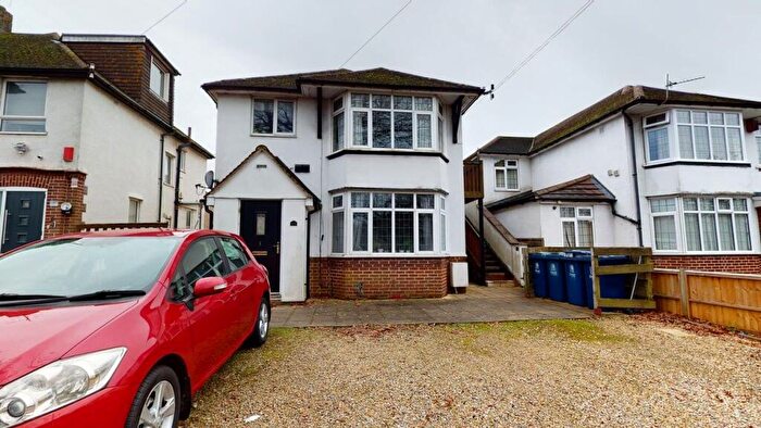 1 Bedroom Flat To Rent In North Way, Headington, Oxford, Oxfordshire, OX3