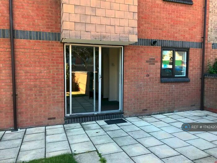 2 Bedroom Flat To Rent In St. Matthews Court, Gosport, PO12