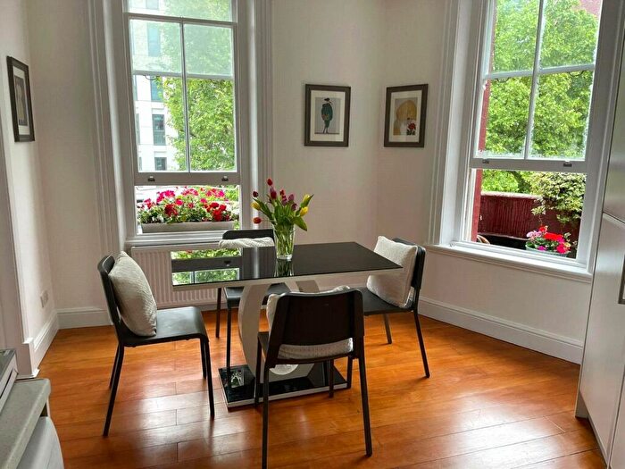 2 Bedroom Apartment To Rent In Oxford & Cambridge Mansions, Old Marylebone Road, London, NW1