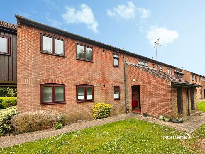 1 Bedroom Apartment For Sale In Alpine Court, Basingstoke, Hampshire, RG22