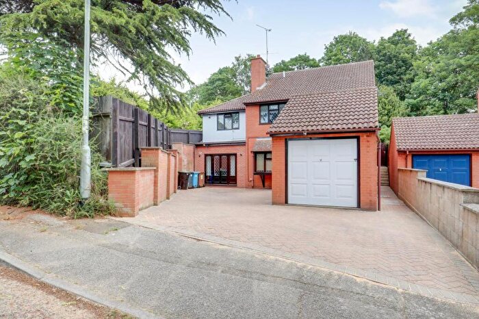 4 Bedroom Detached House For Sale In Woodspring Close, Ipswich, IP2