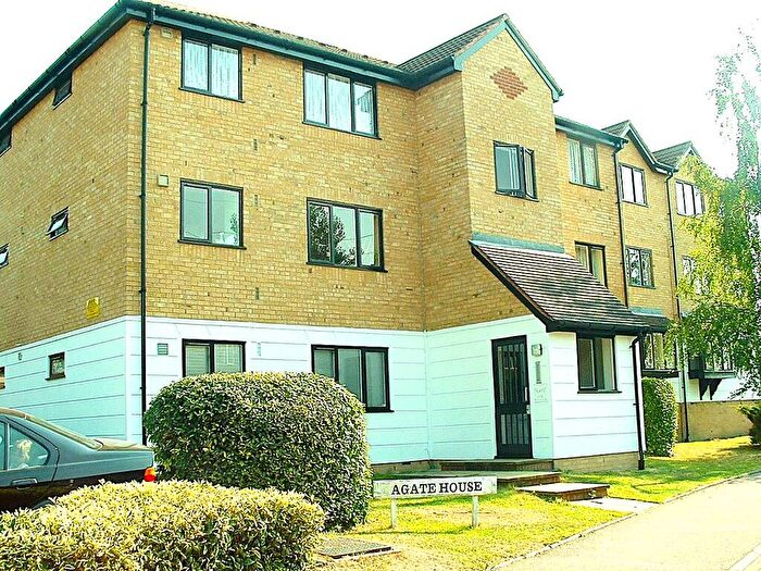 1 Bedroom Flat To Rent In Percy Gardens, Worcester Park, KT4