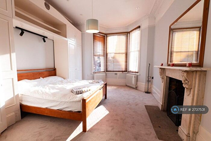 1 Bedroom Flat To Rent In Stormont Road, London, SW11