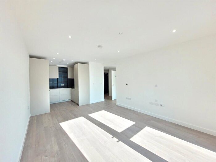 1 Bedroom Apartment To Rent In Scarlet Court, Woodberry Down, London, N4