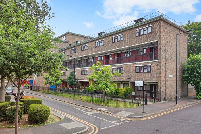 3 Bedroom Apartment To Rent In New North Road, Shoredi, N1