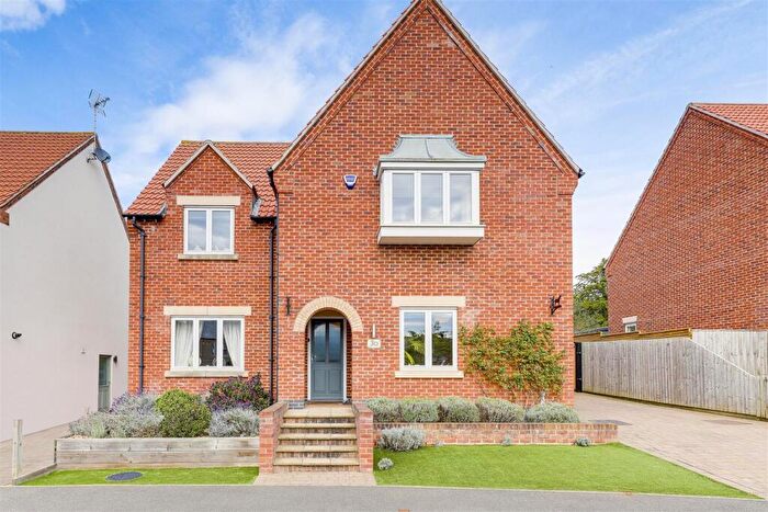4 Bedroom Detached House For Sale In West Manor Park, Epperstone, Nottinghamshire, NG14