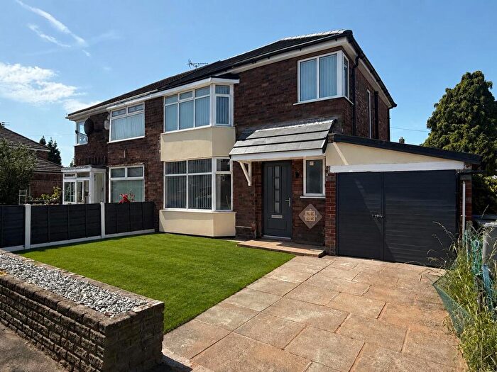 3 Bedroom Semi-Detached House To Rent In Humphrey Park, Urmston, M41