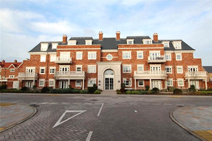 2 Bedroom Flat To Rent In Hartland Manor, Pyestock Way, GU51