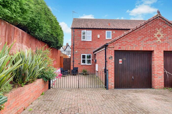 3 Bedroom End Of Terrace House For Sale In Blacksmiths Court, Papplewick, NG15