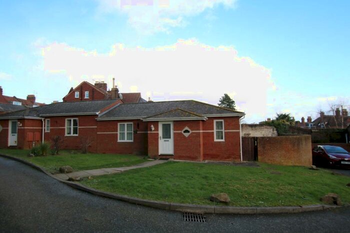 2 Bedroom Bungalow To Rent In Montague Rise, Horseguards, Exeter, EX4