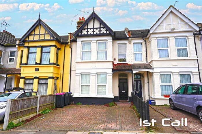 2 Bedroom Flat For Sale In Leamington Road, Southend On Sea, SS1