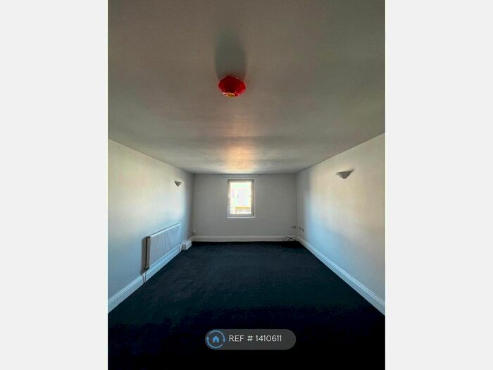 1 Bedroom Flat To Rent In High Street, Sheerness, ME12