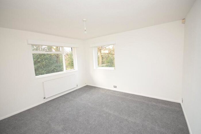 3 Bedroom Detached Bungalow For Sale In Ford Lane, Farnham, Surrey, GU10