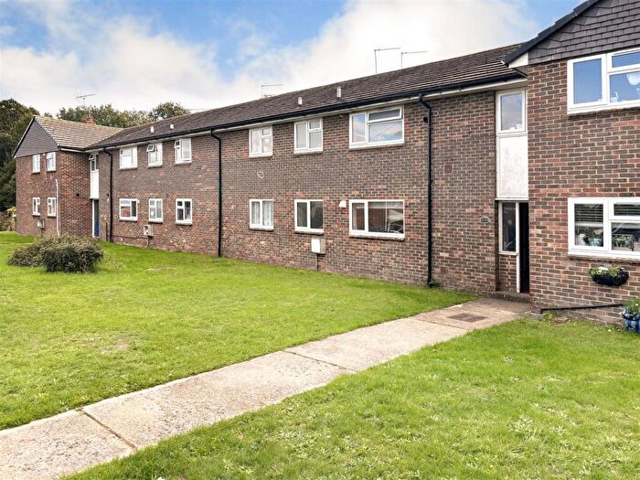 2 Bedroom Apartment For Sale In Herington Road, Arundel, BN18