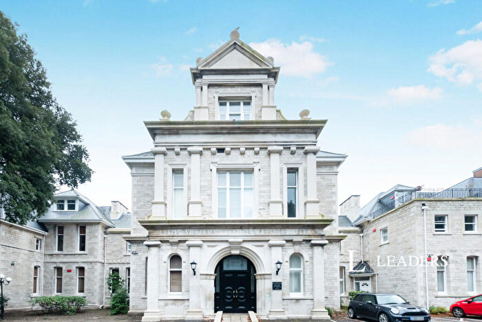 2 Bedroom Flat To Rent In Poole Road, Bournemouth, BH4