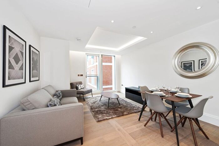 1 Bedroom Flat To Rent In Savoy House, Strand, WC2R