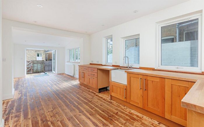 5 Bedroom End Of Terrace House For Sale In Large Central Cowes Townhouse - West Hill Road, Cowes, PO31