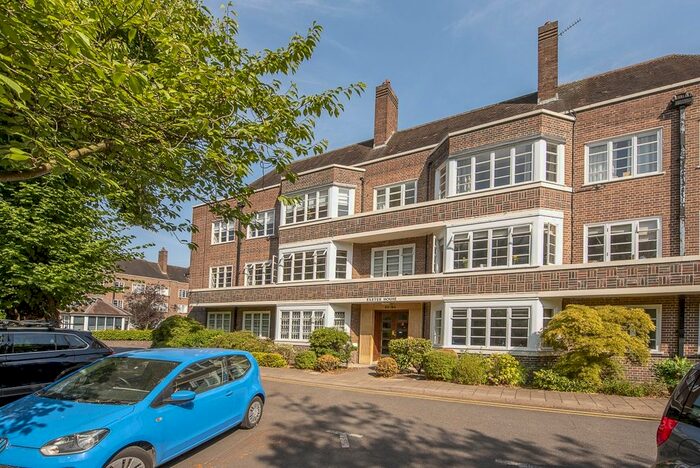 2 Bedroom Flat To Rent In Putney Heath, London, SW15