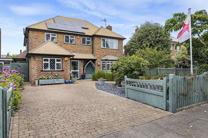 5 Bedroom House For Sale In Chyngton Way, Seaford, BN25