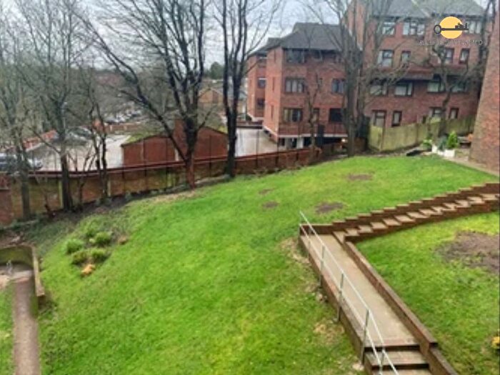 1 Bedroom Flat For Sale In Downs Road, Luon, LU1