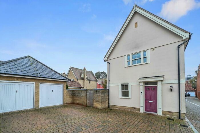 3 Bedroom Detached House To Rent In Barley Close, Mistley, Manningtree, Essex, CO11