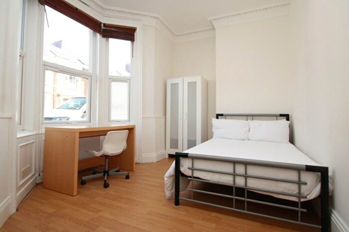 3 Bedroom Flat To Rent In (£pppw) Fairfield Road, Newcastle Upon Tyne, NE2