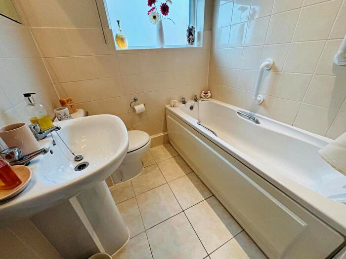 3 Bedroom Detached Bungalow For Sale In Lumbertubs Lane, Boothville, Northampton, NN3