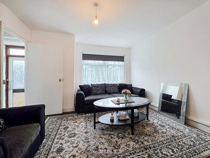 3 Bedroom Semi Detached House For Sale In Hitherwell Drive, Harrow, HA3