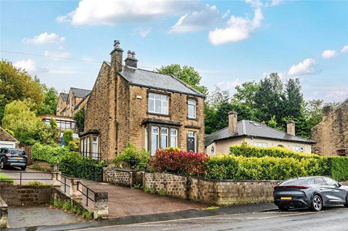 4 Bedroom Detached House For Sale In Manchester Road, Linthwaite, Huddersfield, West Yorkshire, HD7