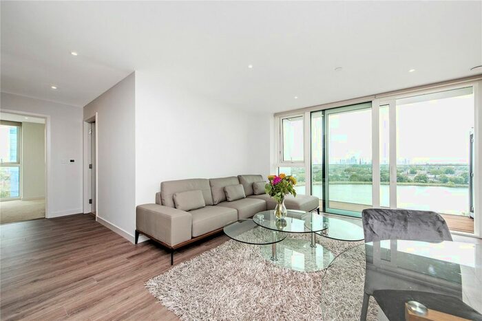 2 Bedroom Flat To Rent In Skylark Point, Newnton Close, London, N4