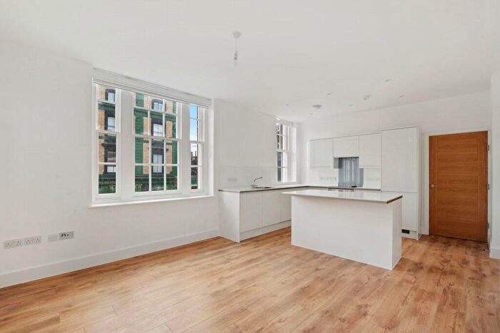 1 Bedroom Apartment To Rent In Bethnal Green Road, Bethnal Green, E2