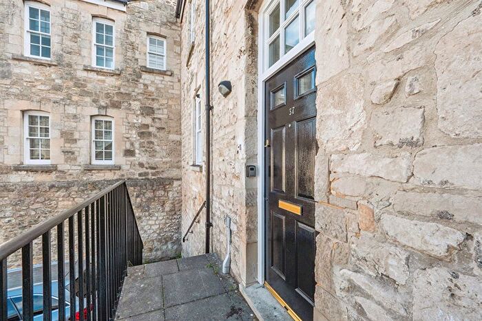 2 Bedroom Maisonette For Sale In Wyke Road, Weymouth, DT4