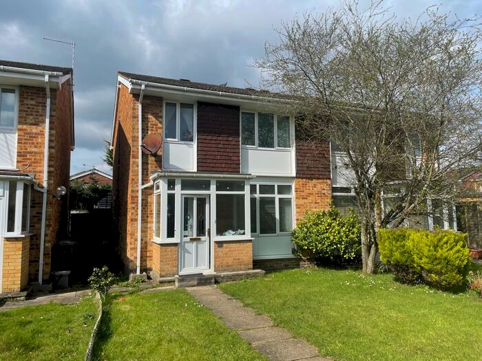 3 Bedroom Terraced House To Rent In Chichester Close, Hedge End, Southampton, SO30